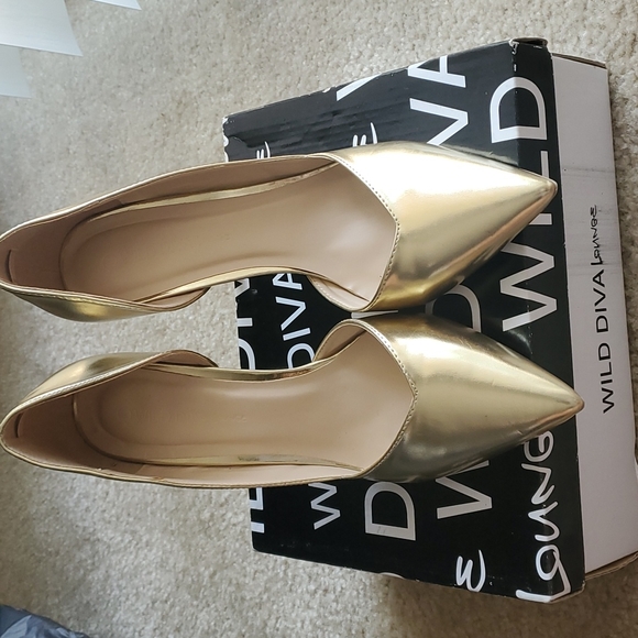 Gold Pumps - Picture 3 of 3